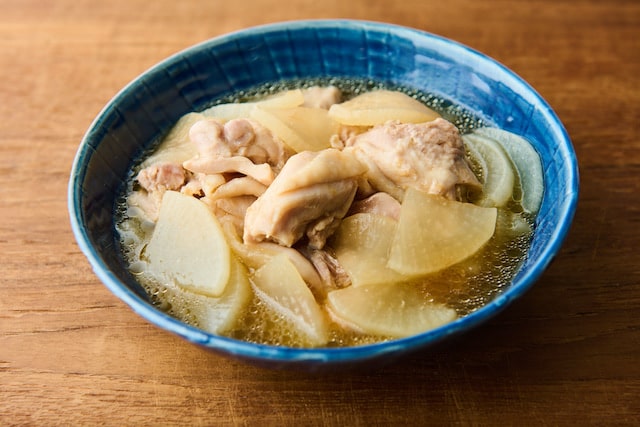 レンチンで作る鶏もも肉と大根の煮物